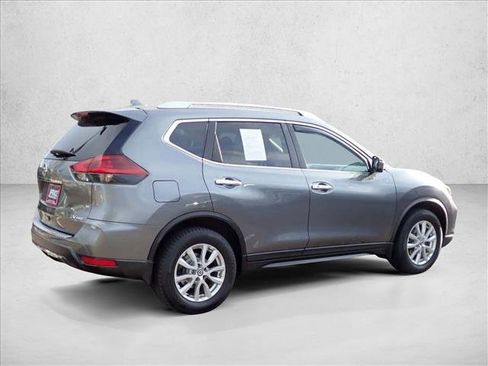 Used 2018 Nissan Rogue SV w/ Premium Package AWD/4WD image 4
