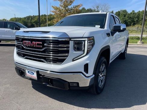 Used 2023 GMC Sierra 1500 SLT image 1