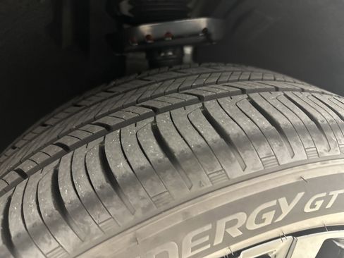 Used 2025 Buick Encore GX Sport Touring w/ Advanced Technology Package image 12