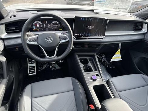 New 2026 Volkswagen Tiguan SE R-Line image 7