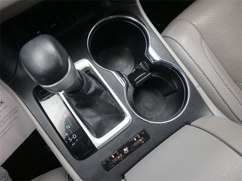 Certified 2019 Toyota Highlander Limited Platinum image 33