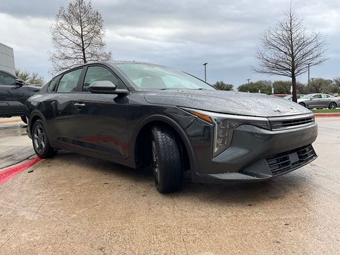 Used 2025 Kia K4 LXS image 4