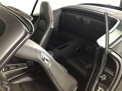 Certified 2017 Porsche 911 Carrera 4 AWD/4WD image 36