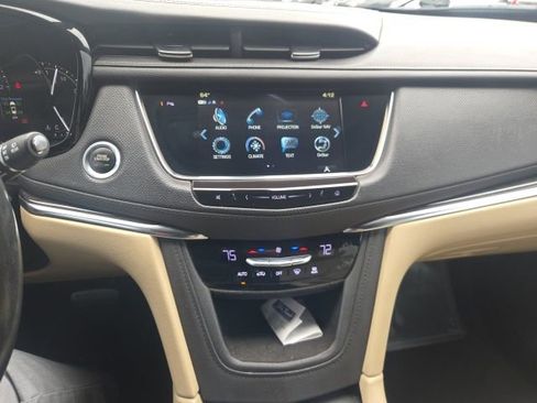 Used 2019 Cadillac XT5 FWD image 11