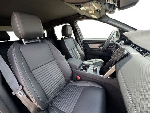 Used 2025 Land Rover Discovery Sport Dynamic SE image 19