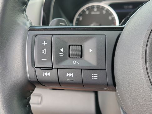 Used 2024 Nissan Pathfinder SL w/ SL Premium Package image 19