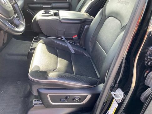 Used 2019 RAM 1500 Laramie AWD/4WD image 16