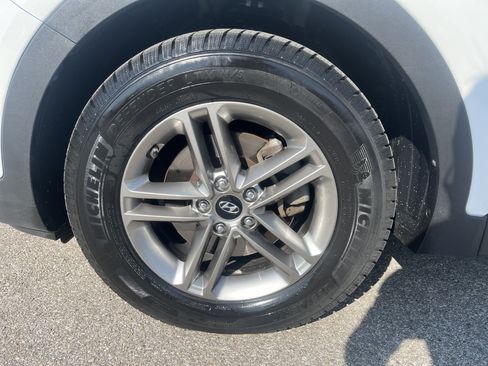 Used 2017 Hyundai Santa Fe Sport w/ 2.4L Tech Package 04 FWD image 8