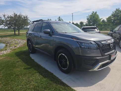 Used 2025 Nissan Pathfinder Rock Creek AWD/4WD image 3