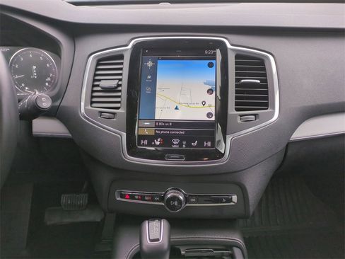 Used 2021 Volvo XC90 T5 Momentum w/ Climate Package image 33