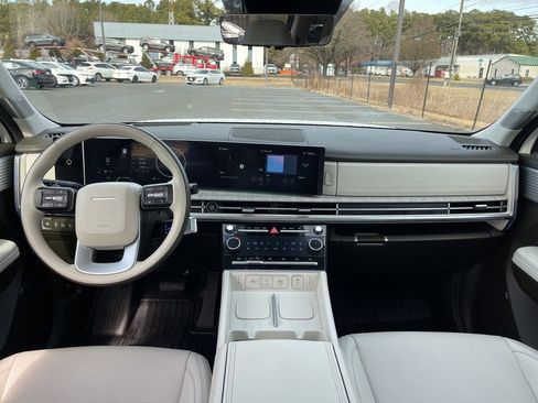 Used 2025 Hyundai Santa Fe Calligraphy image 8