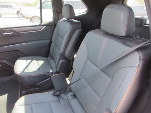New 2026 GMC Acadia AT4 w/ Luxury Package AWD/4WD image 13