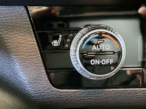 Used 2024 Mitsubishi Outlander SE image 22