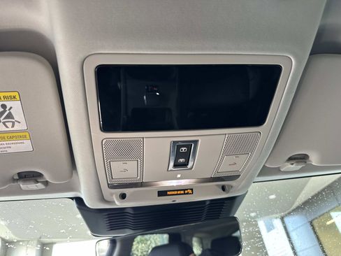 Certified 2025 Land Rover Discovery Sport S image 28