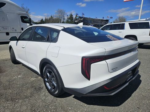 Used 2025 Kia K4 LXS FWD image 3