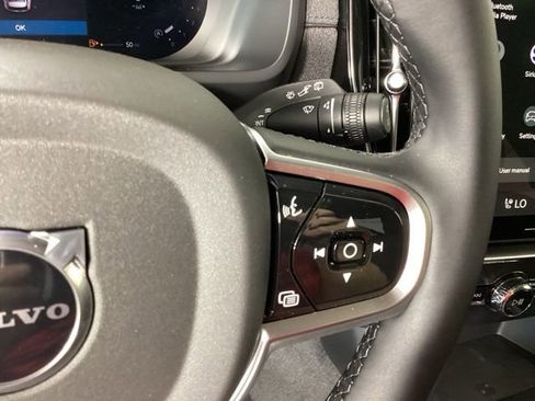 New 2026 Volvo XC90 B6 Plus w/ Protection Package Premier image 30