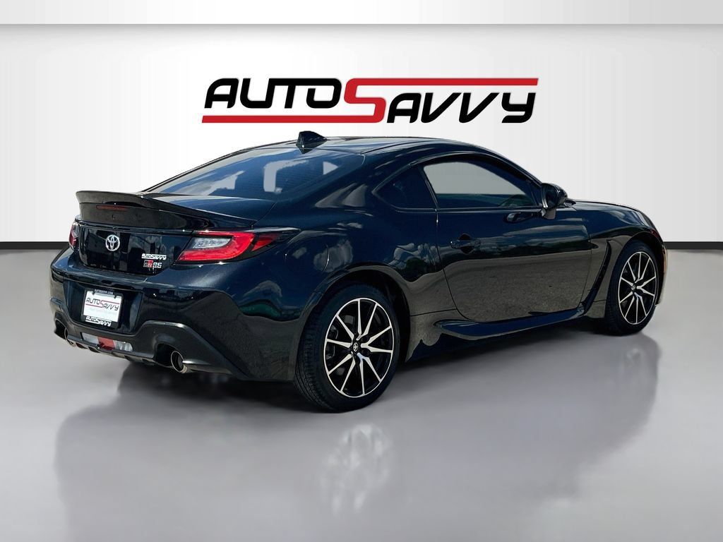 Used 2023 Toyota GR86 Premium RWD image 7