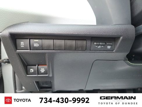 Used 2025 Toyota Sienna XLE image 29