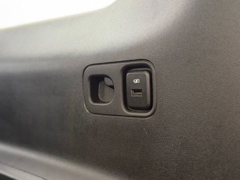 Used 2021 GMC Acadia SLE w/ Driver Convenience Package image 7