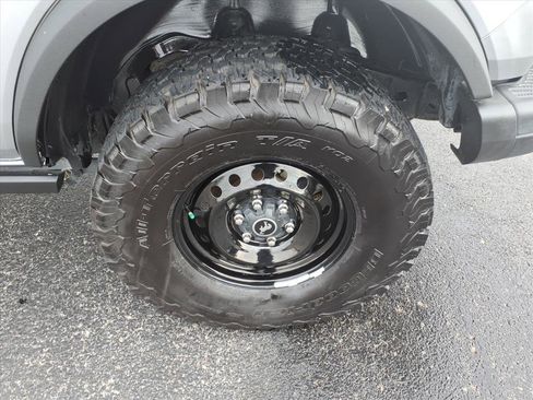 Used 2021 Ford Bronco Black Diamond image 6
