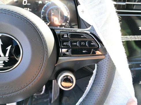 New 2025 Maserati Grecale Modena image 25