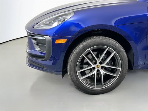 Certified 2024 Porsche Macan AWD/4WD image 11