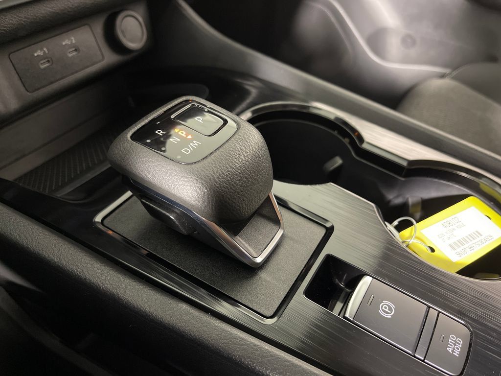 Used 2025 Nissan Rogue SV FWD image 24