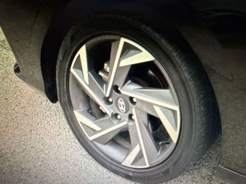 Used 2025 Hyundai Elantra SEL FWD image 10