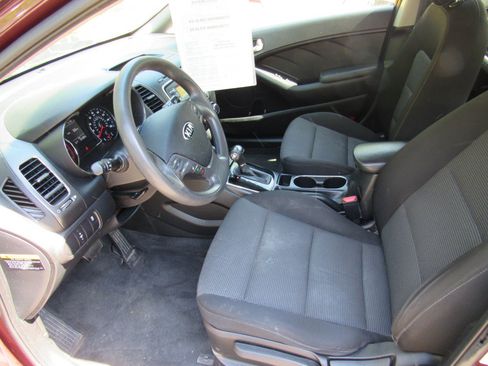 Used 2017 Kia Forte LX FWD image 7