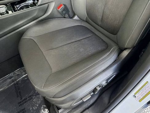 Used 2023 Jeep Grand Cherokee L Laredo image 22