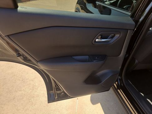 Certified 2024 Nissan Rogue SV FWD image 14