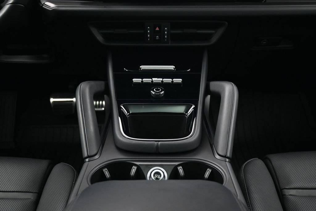 Certified 2026 Porsche Cayenne GTS AWD/4WD image 10