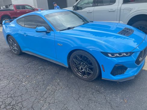 Used 2024 Ford Mustang GT Premium w/ GT Performance Package RWD image 3
