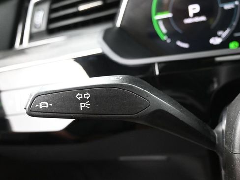 Used 2022 Audi e-tron Premium Plus w/ Premium Plus Package AWD/4WD image 20
