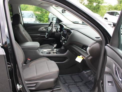 Used 2021 Chevrolet Traverse LT FWD image 12