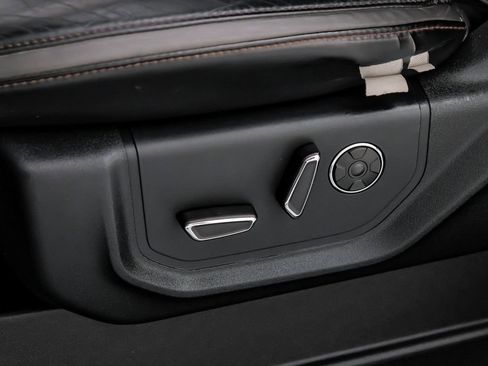 Used 2021 Ford F450 Platinum w/ FX4 Off-Road Package image 36