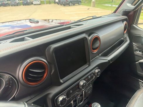Used 2021 Jeep Gladiator Mojave AWD/4WD image 28