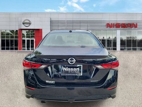Certified 2023 Nissan Sentra SR w/ Midnight Edition Package FWD image 6