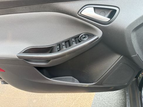 Used 2014 Ford Focus SE FWD image 10