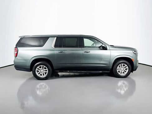 Used 2024 Chevrolet Suburban LT image 4