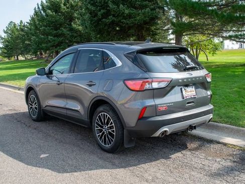 Used 2022 Ford Escape Titanium w/ Class II Trailer Tow Package image 4