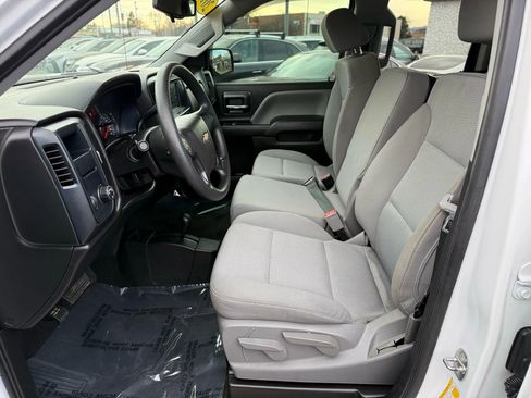 Used 2018 Chevrolet Silverado 1500 Custom w/ Custom Value Package image 12