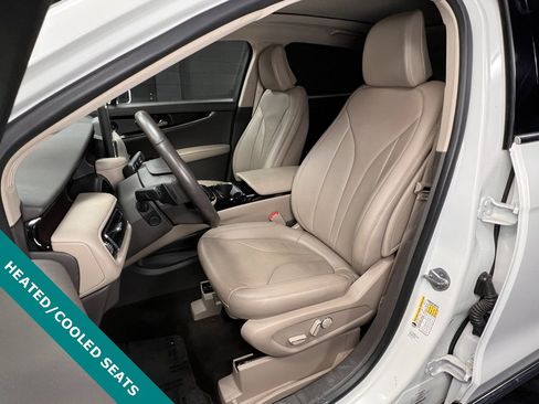 Used 2022 Lincoln Nautilus Reserve w/ Luxury Package image 3