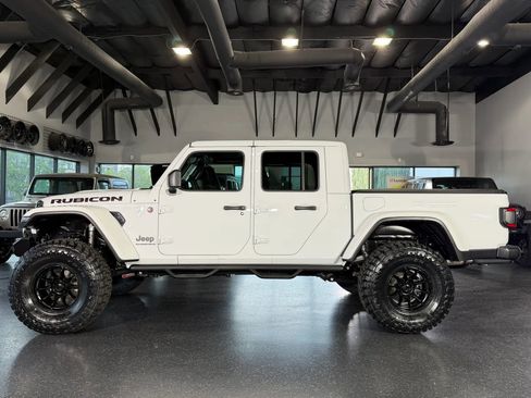 Used 2025 Jeep Gladiator Rubicon w/ Safety Group image 9