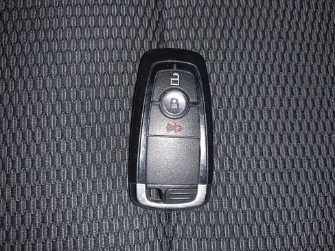 Used 2018 Ford Explorer XLT FWD image 32