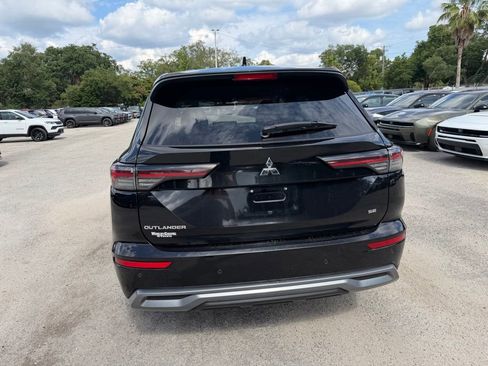 Used 2025 Mitsubishi Outlander SE AWD/4WD image 5