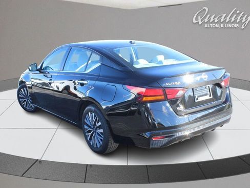 Used 2023 Nissan Altima 2.5 SV image 6