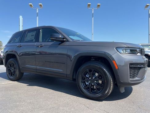 New 2026 Jeep Grand Cherokee Altitude AWD/4WD image 43