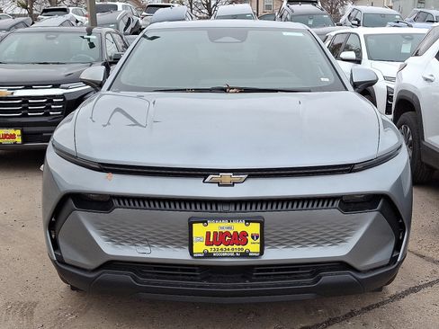 New 2026 Chevrolet Equinox EV LT image 2