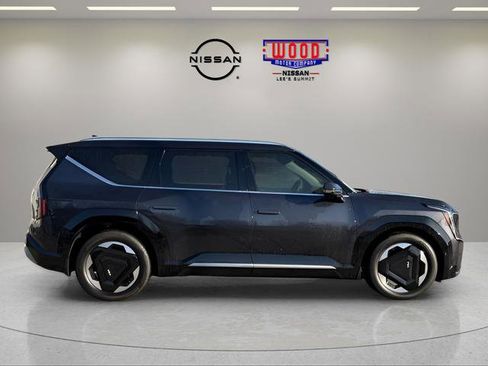 Used 2026 Kia EV9 Land AWD/4WD image 2